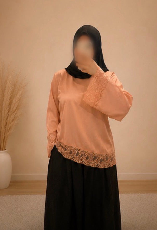 Haut Satin Dentelle Rose