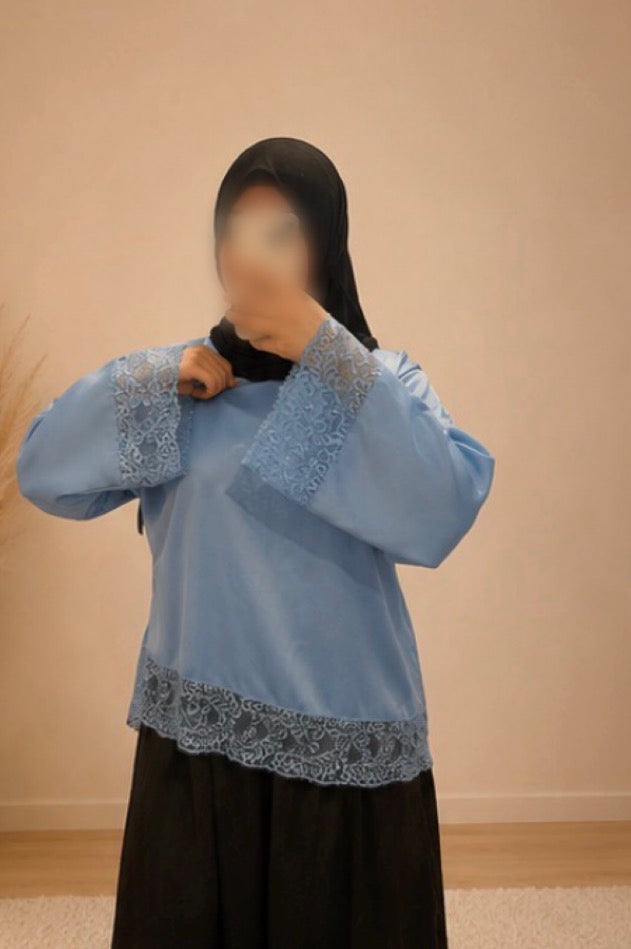 Haut Satin Dentelle Bleu